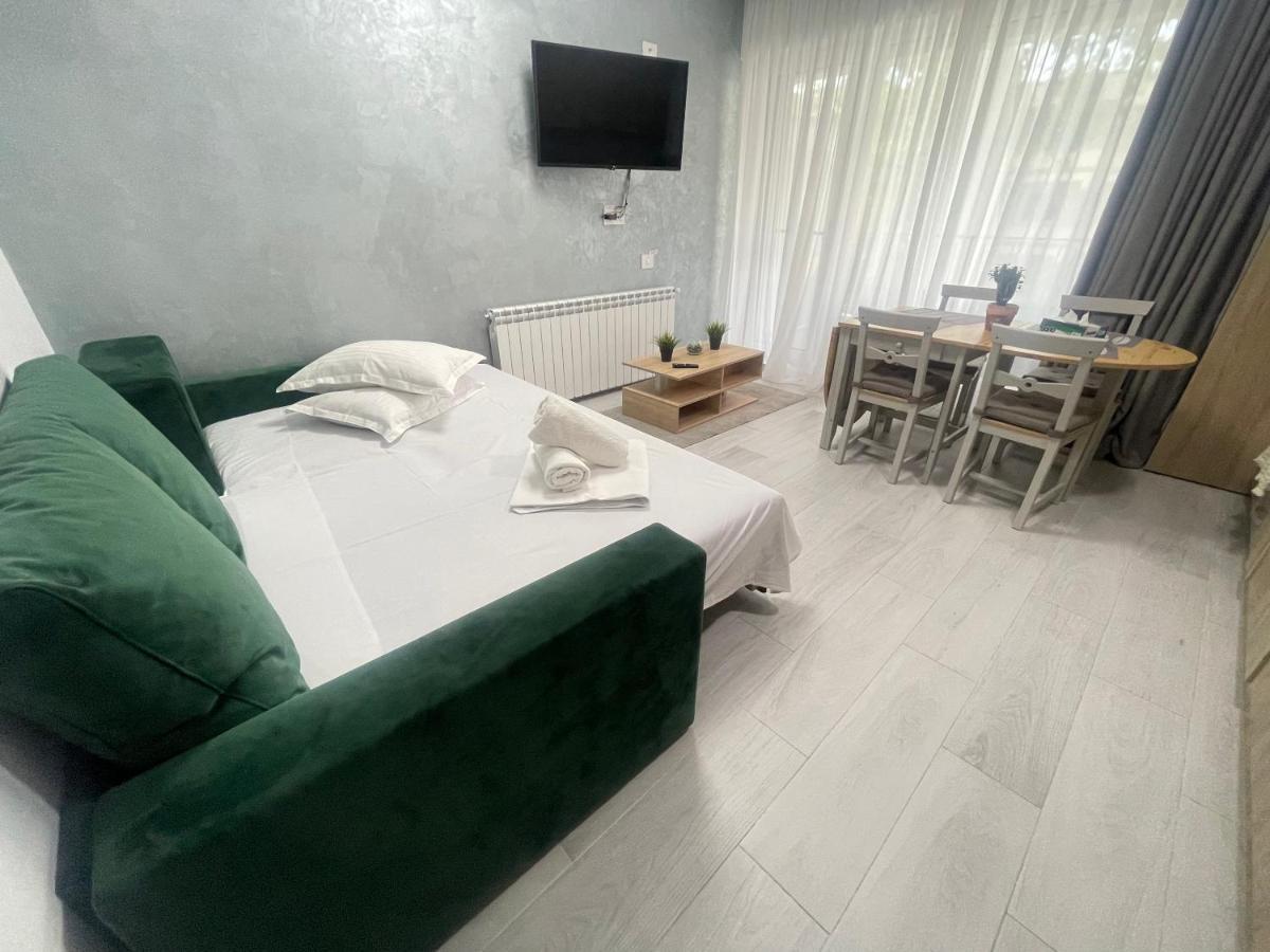 Velier Holiday Apartments Mamaia Extérieur photo