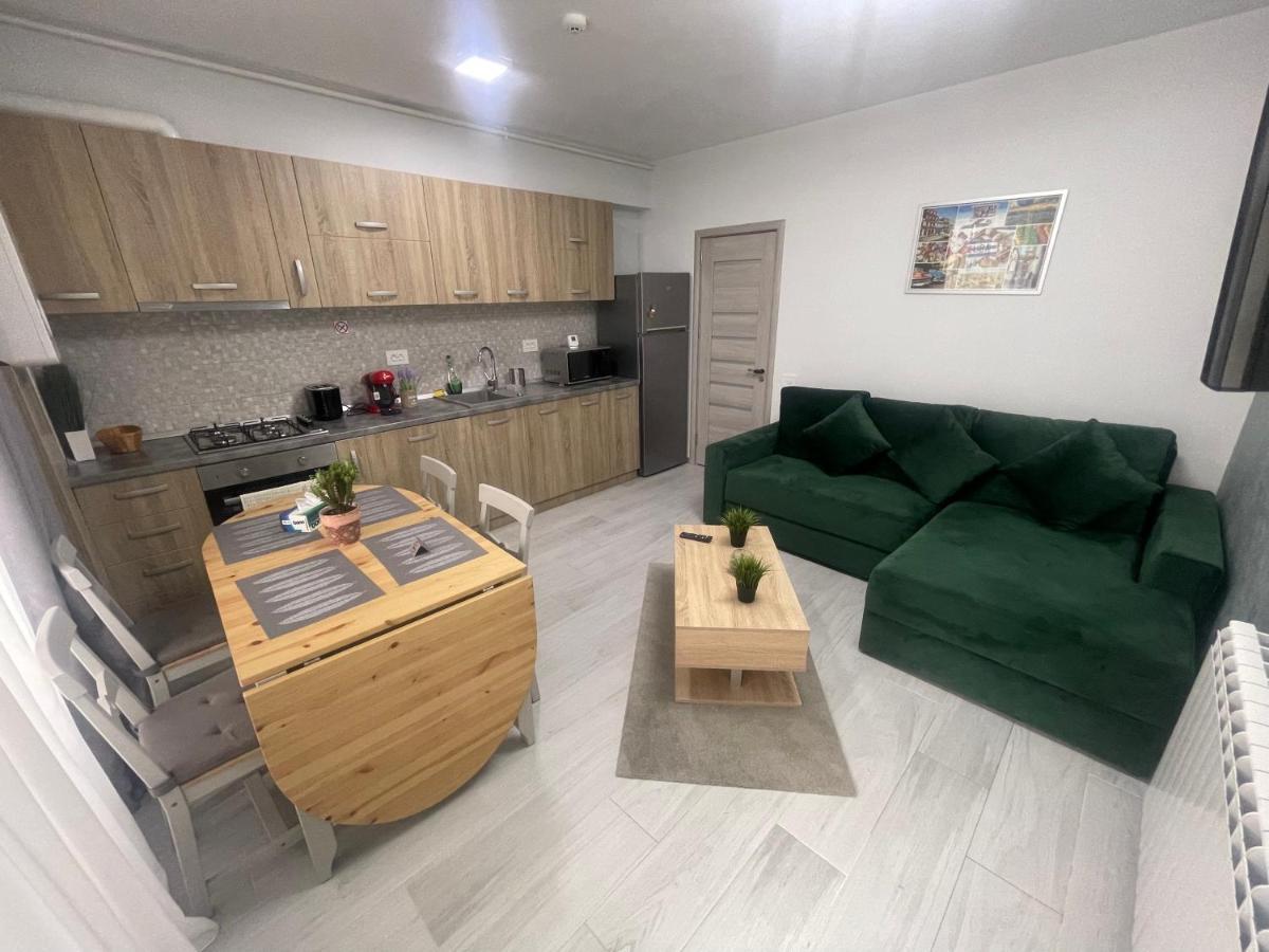 Velier Holiday Apartments Mamaia Extérieur photo
