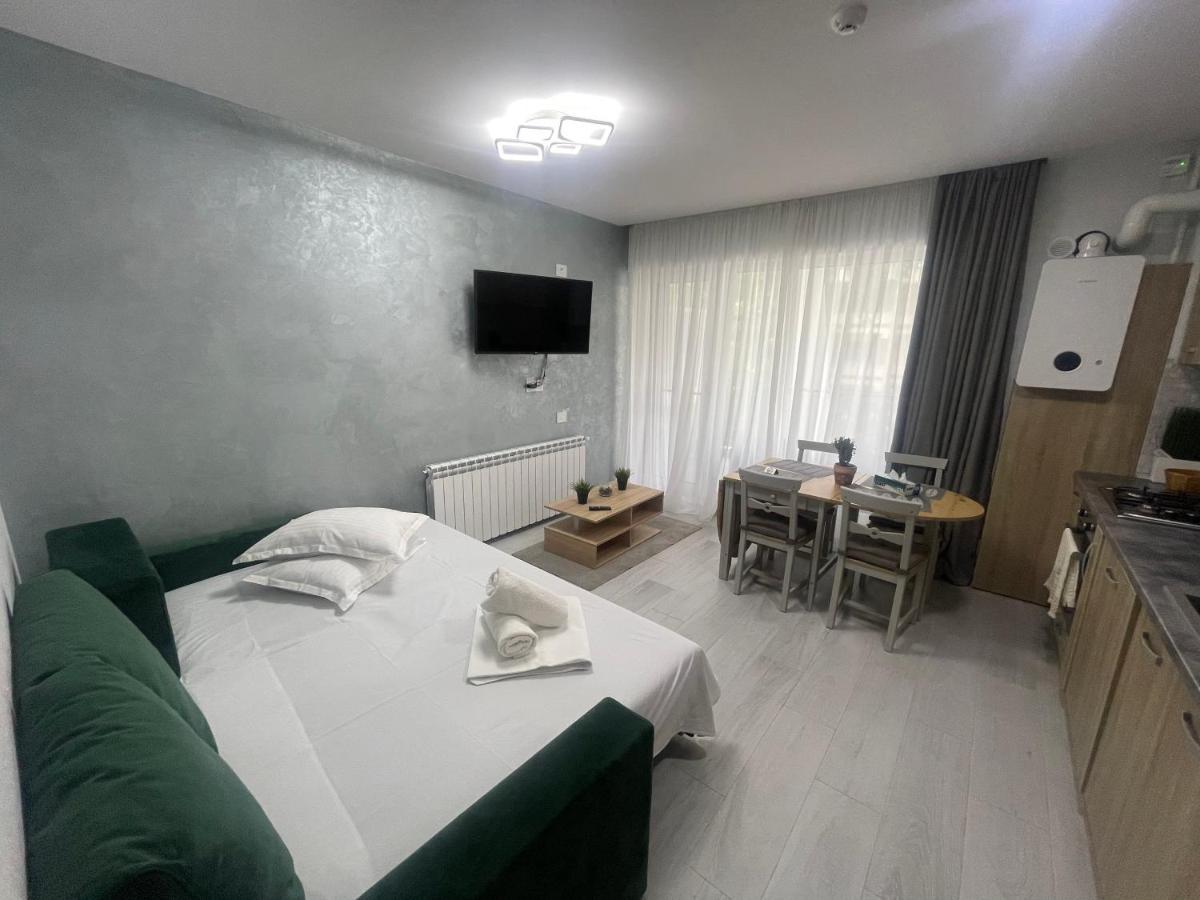 Velier Holiday Apartments Mamaia Extérieur photo