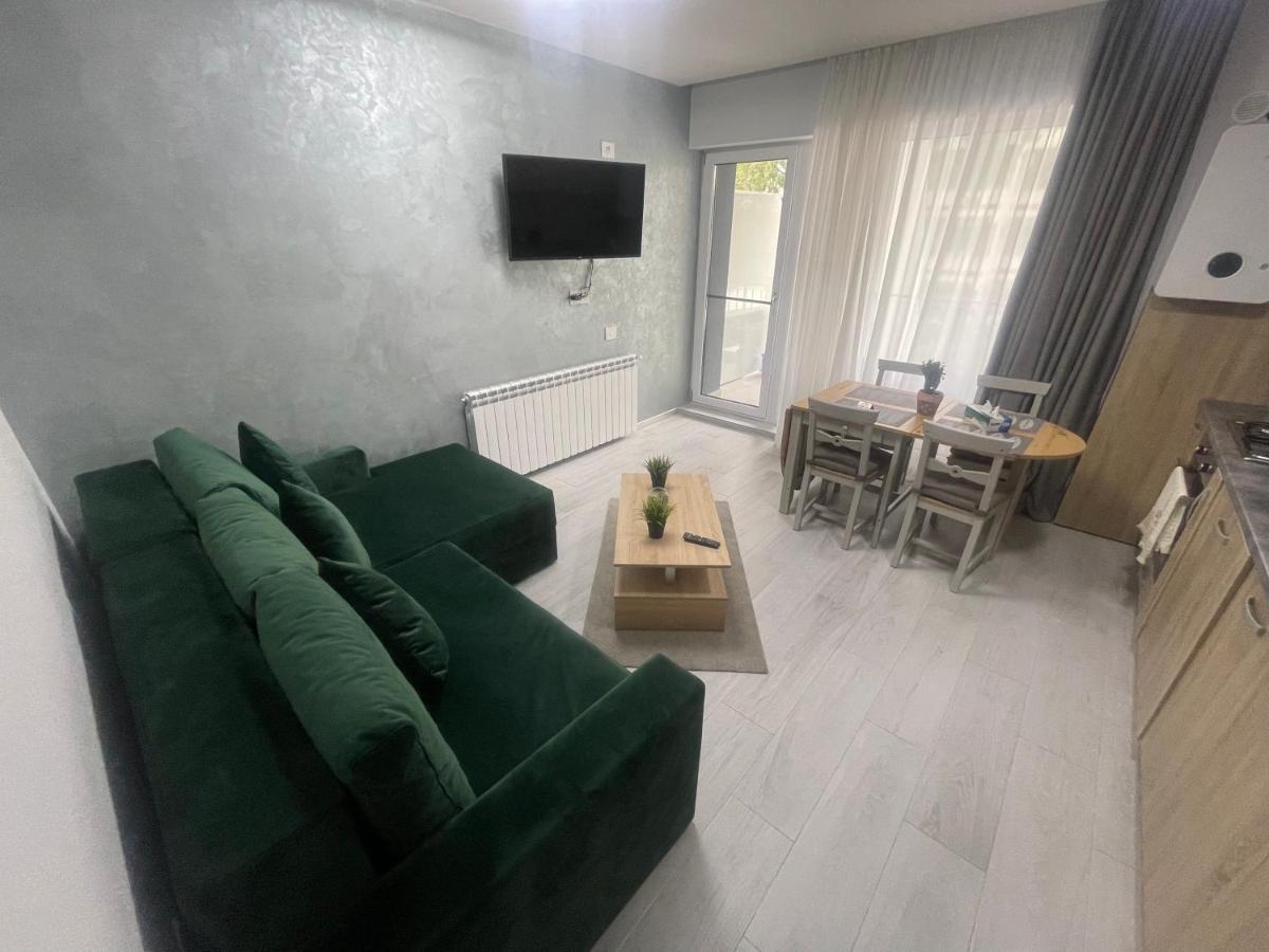 Velier Holiday Apartments Mamaia Extérieur photo