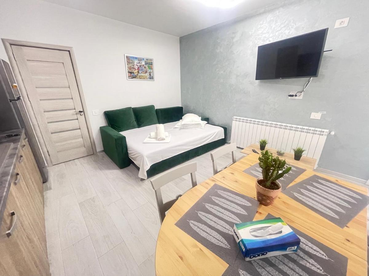 Velier Holiday Apartments Mamaia Extérieur photo