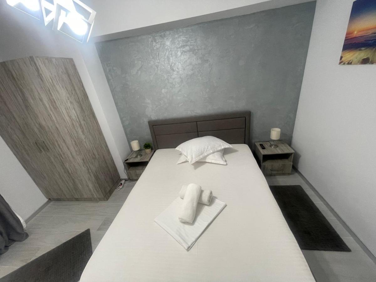Velier Holiday Apartments Mamaia Extérieur photo