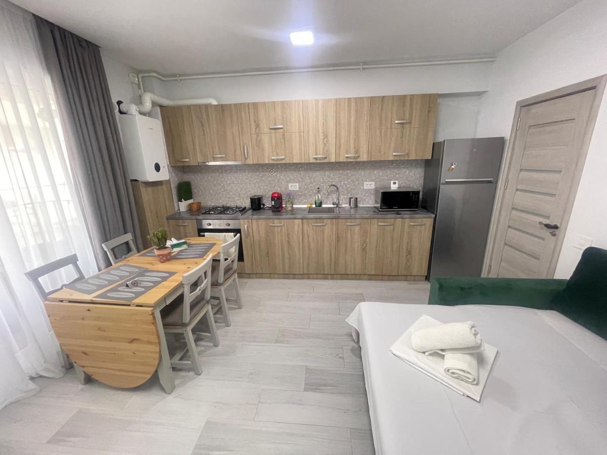 Velier Holiday Apartments Mamaia Extérieur photo